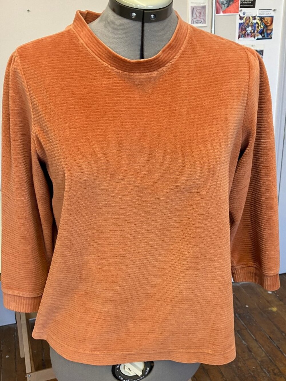 FAT FACE Soft Rust-colored 3/4 length sleeve button back top